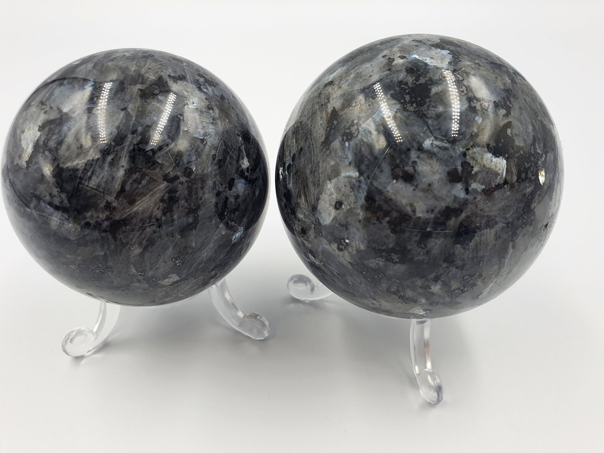 Flashy Lavikite Sphere