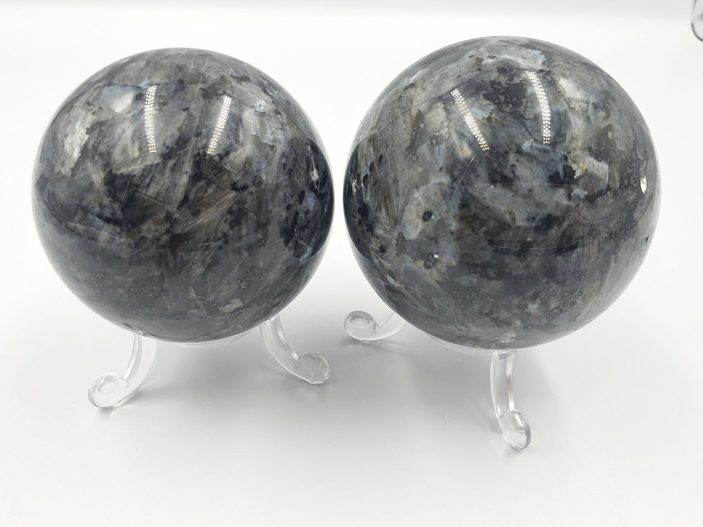 Flashy Lavikite Sphere