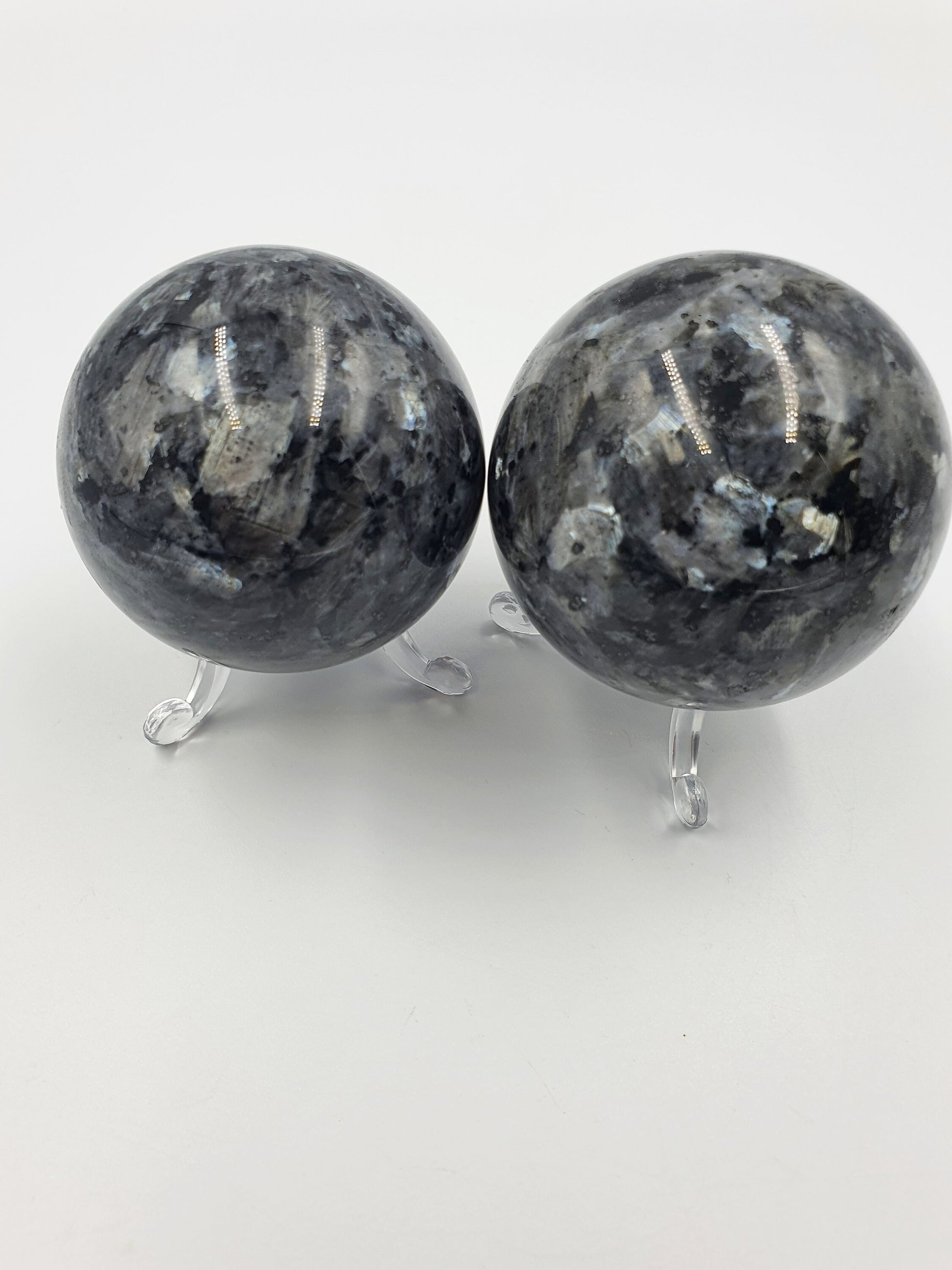 Flashy Lavikite Sphere