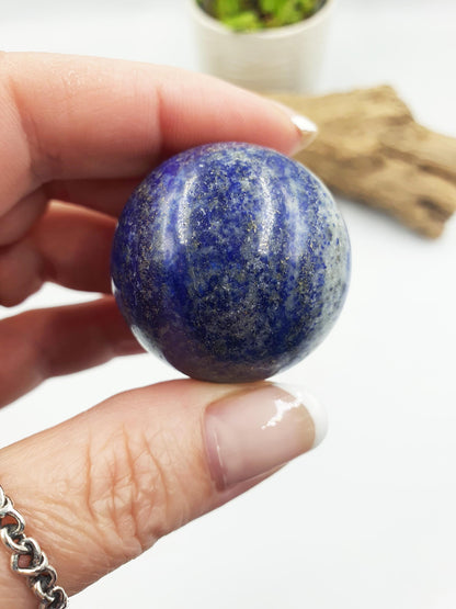 Lapis Lazuli Sphere (UV Reaction)