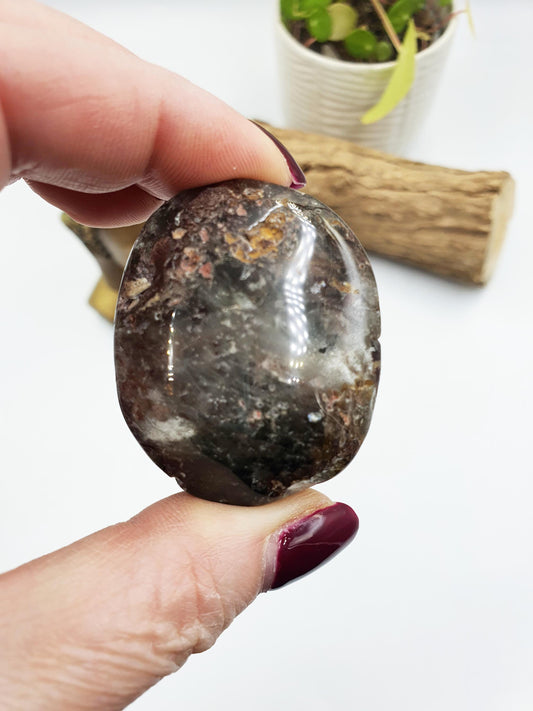 Garden Quartz Palm/Lodolite Quartz Palm Stone