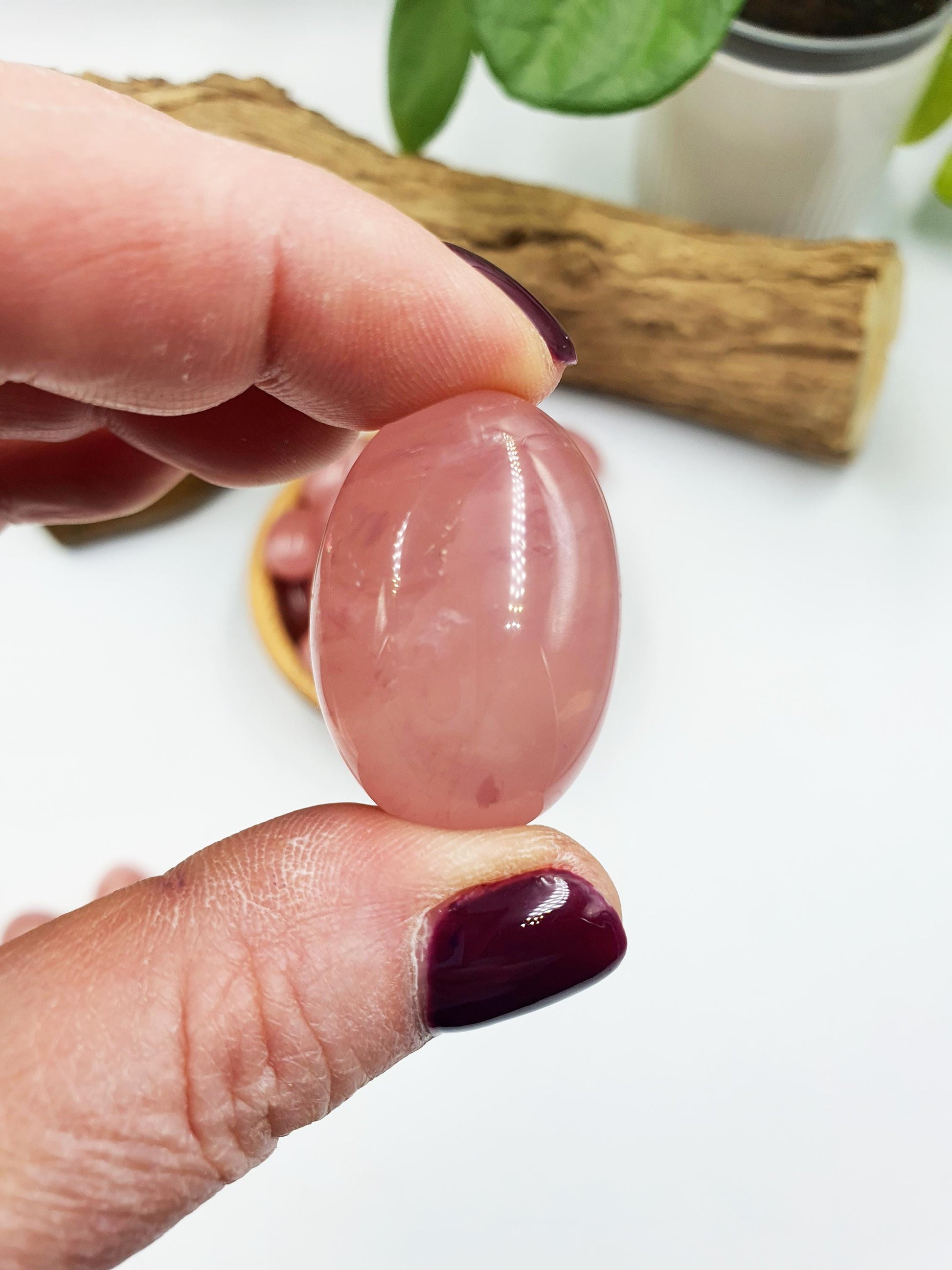 Beautiful Dark Rose Quartz Tumbles / High Quality Rose Quartz Tumblestone / Crystal Pocket Stone- 2 to 3cm