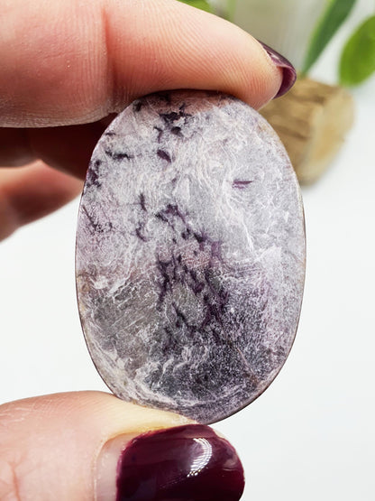 Purple Mica Palm / Purple Mica Palm Stone / Lepidolite Palm / Meditation Palm / Reiki Crystal Palm / Pendant Crystal / Body Placement - 10g