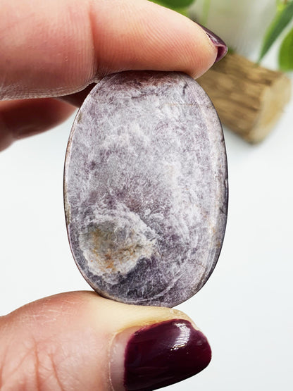 Purple Mica Palm / Purple Mica Palm Stone / Lepidolite Palm / Meditation Palm / Reiki Crystal Palm / Pendant Crystal / Body Placement - 10g