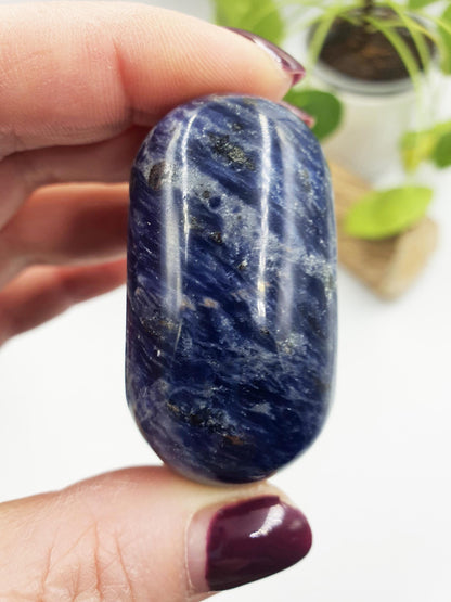 Beautiful Chunky Sodalite Palm / Sodalite Palm Stone / Pocket Crystal / Meditation Palm / Reiki Crystal Palm - 90g