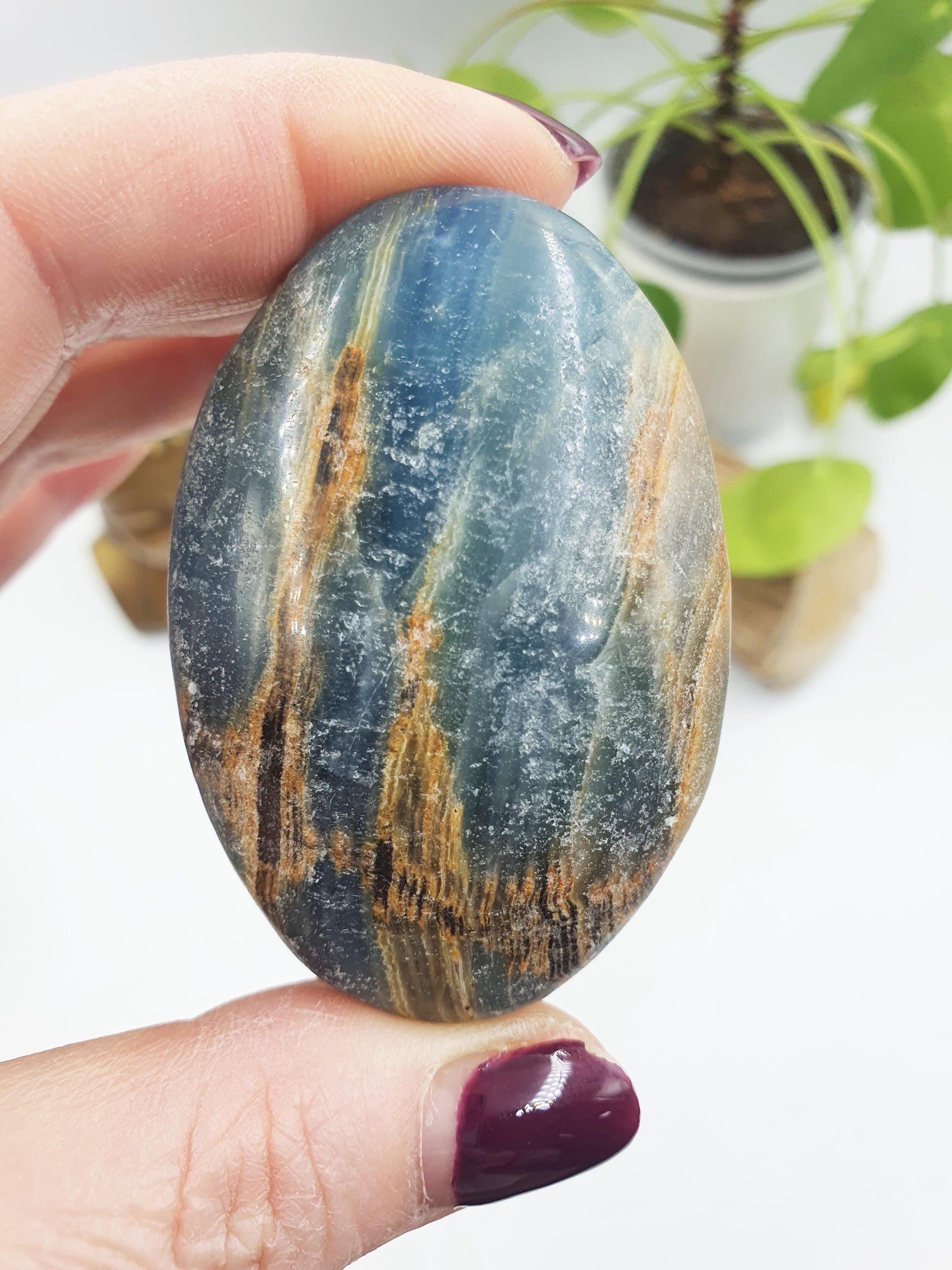 Beautiful Blue Onyx Palm / Blue Onyx Palm Stone / Pocket Stone / Meditation Palm / Reiki Crystal Palm - 85g