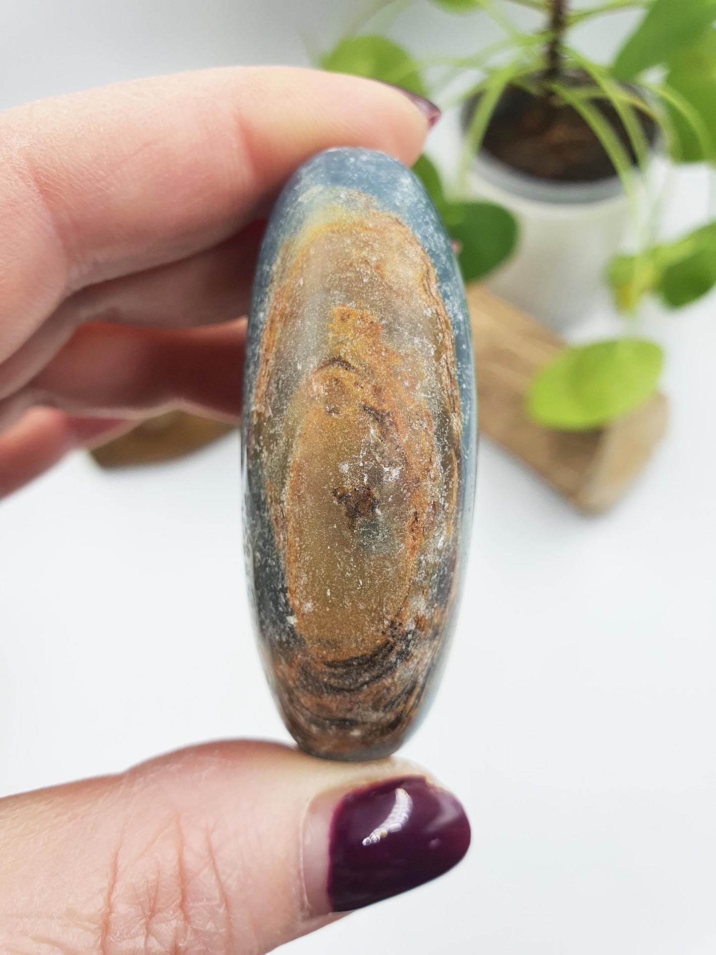 Beautiful Blue Onyx Palm / Blue Onyx Palm Stone / Pocket Stone / Meditation Palm / Reiki Crystal Palm - 85g