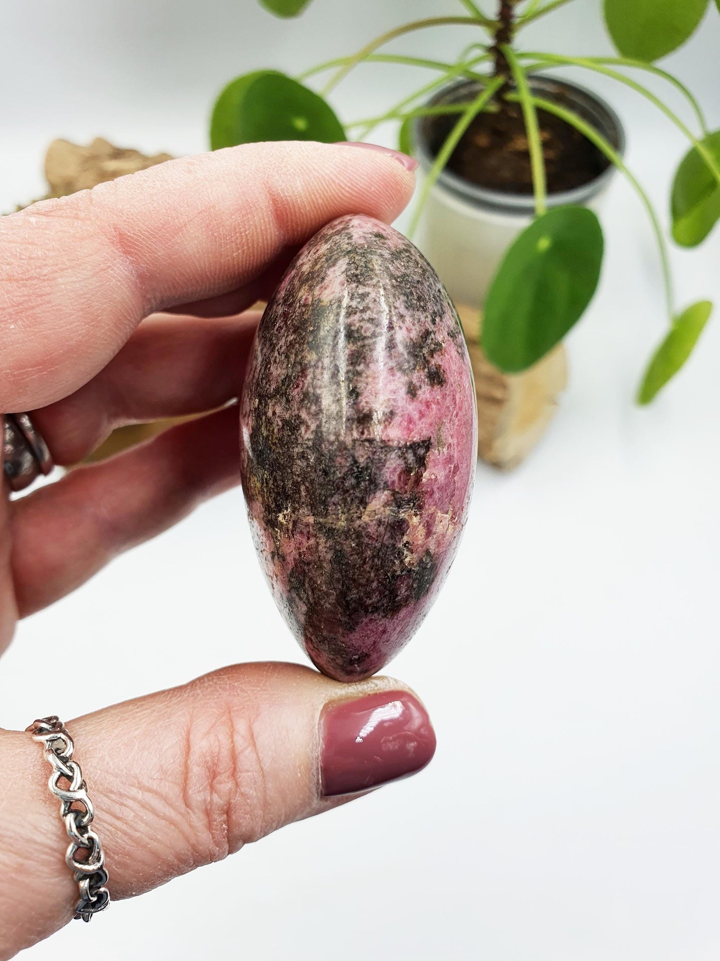 Large Beautiful Rhodonite Palm Stone / Rhodonite Palm / Pocket Crystal / Meditation Palm / Reiki Crystal Palm - 190g