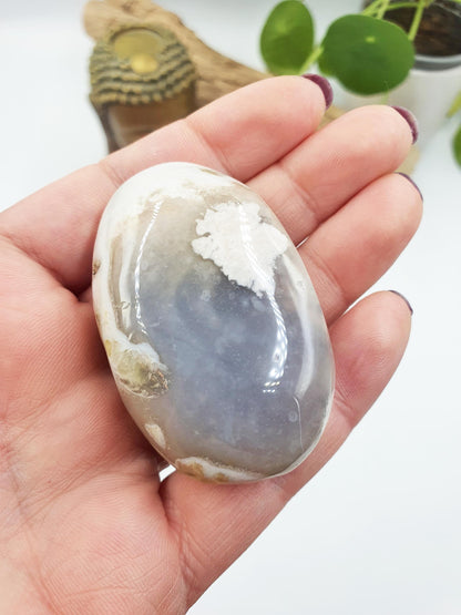 Beautiful Flower Agate Palm / Sakura Agate Palm Stone / Flower Agate Crystal / Meditation Palm - 65g