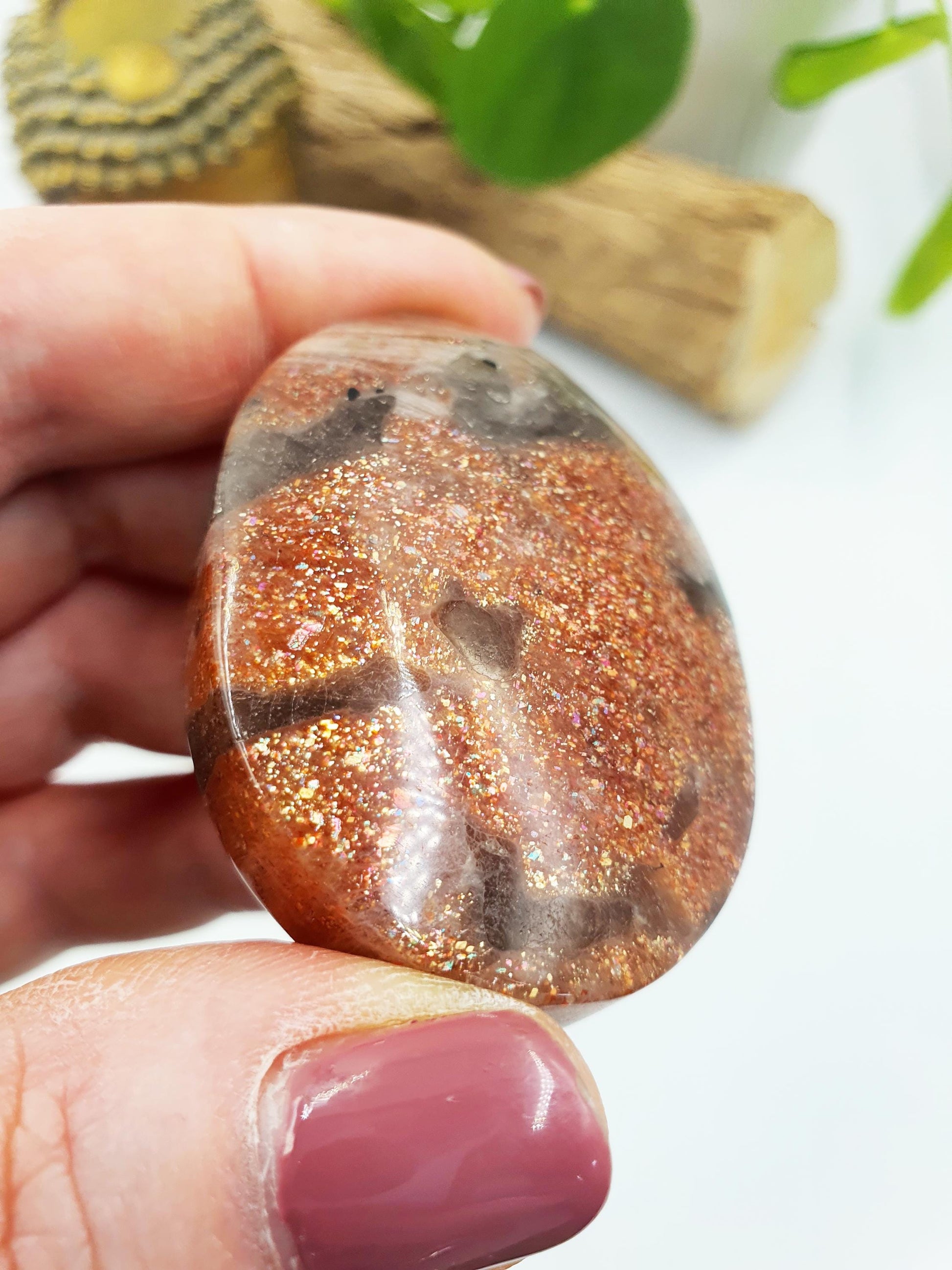 Large High Grade Flashy Sunstone Palm / Sunstone Palm Stone / Sunstone Palmstone / Meditation Palm - 60g