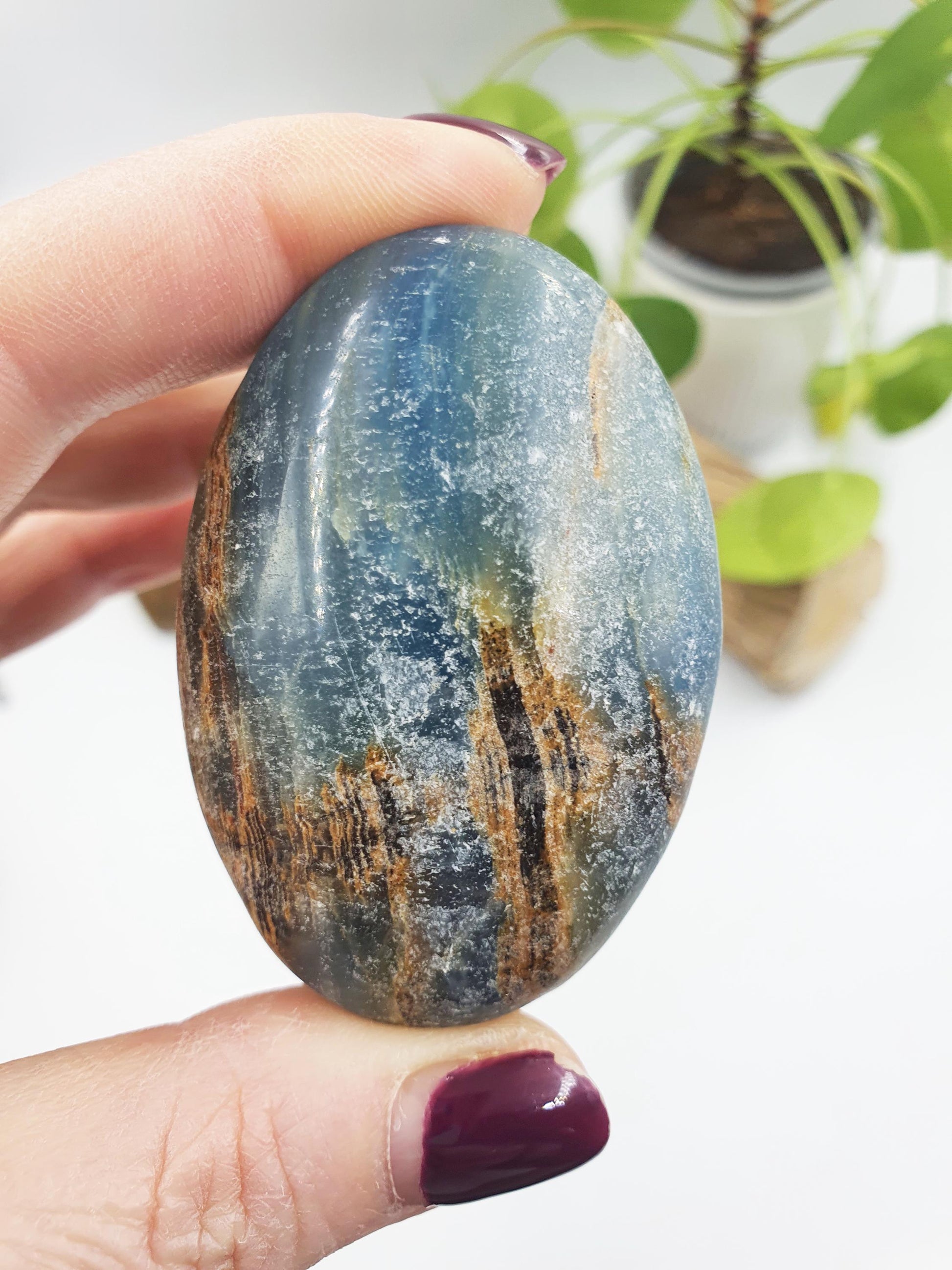 Beautiful Blue Onyx Palm / Blue Onyx Palm Stone / Pocket Stone / Meditation Palm / Reiki Crystal Palm - 85g