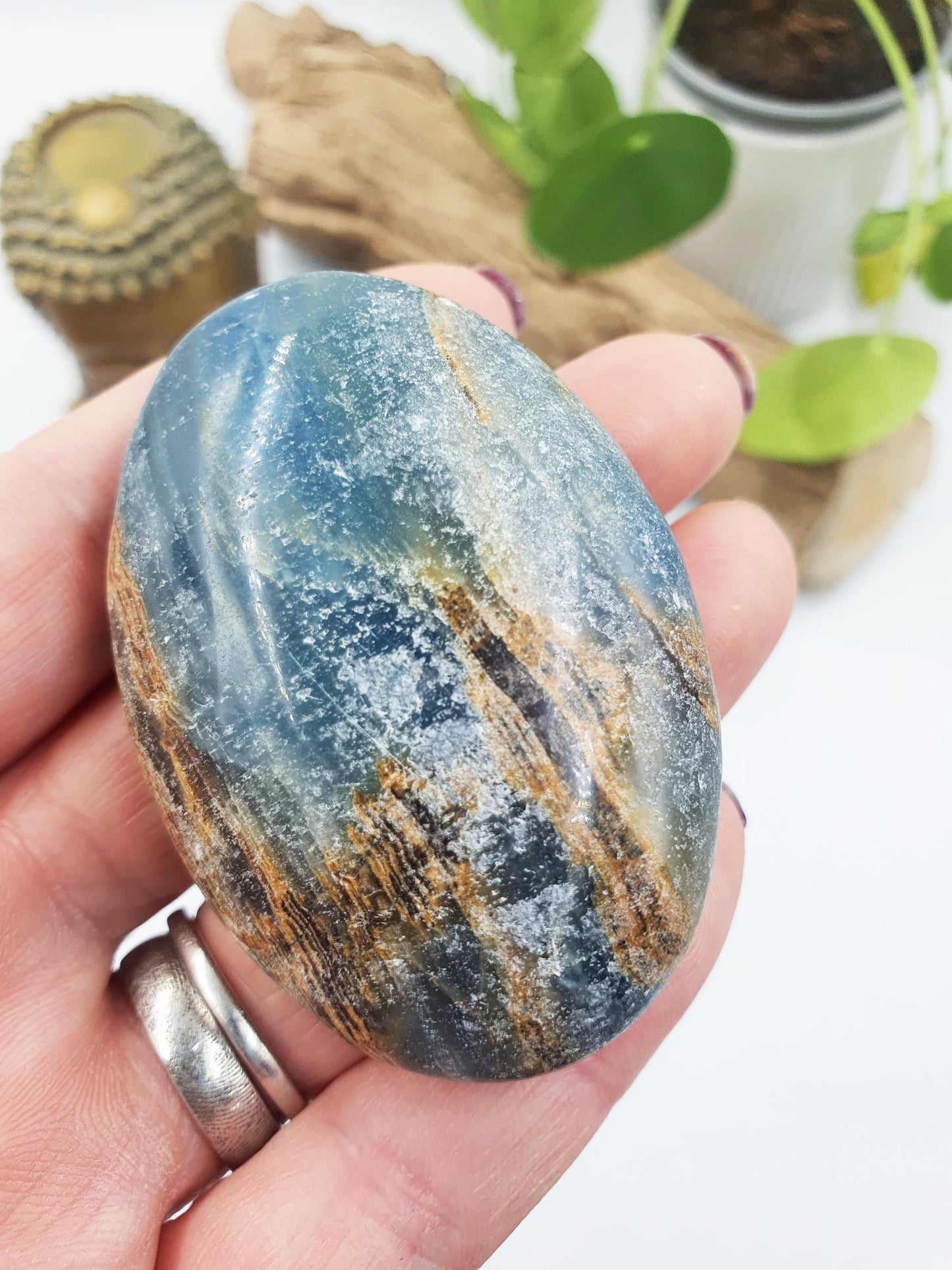 Beautiful Blue Onyx Palm / Blue Onyx Palm Stone / Pocket Stone / Meditation Palm / Reiki Crystal Palm - 85g