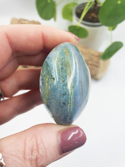 Beautiful Blue Ocean Jasper Palm / Ocean Jasper Palm stone / OJ Palm / Pocket Crystal / Meditation Palm / Reiki Crystal Palm - 85g