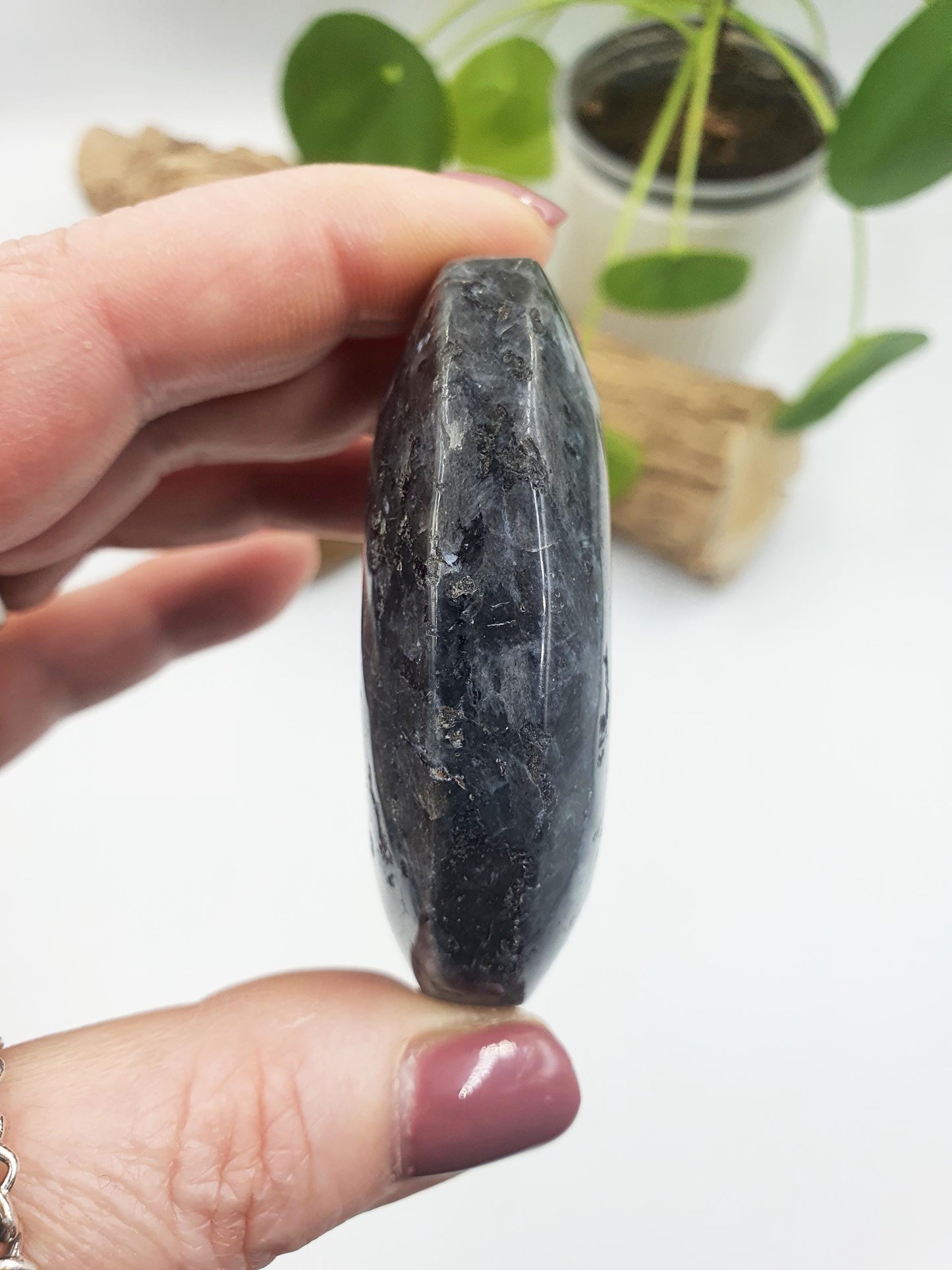 Beautiful Flashy Lavikite Palm / Lavikite Crystal Palm Stone / Lavikite Meditation Palm / Reiki Crystal Palm - 100g