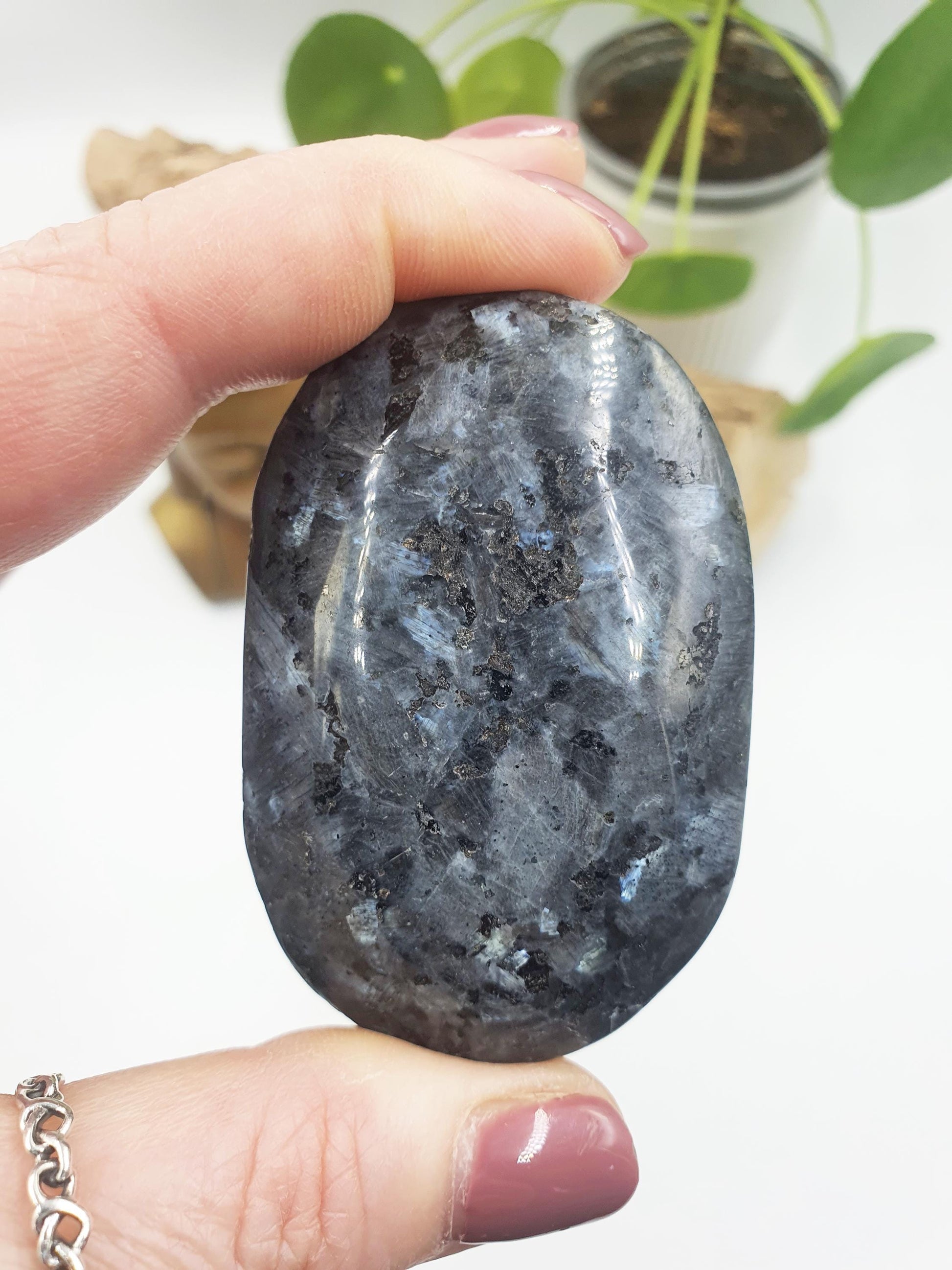 Beautiful Flashy Lavikite Palm / Lavikite Crystal Palm Stone / Lavikite Meditation Palm / Reiki Crystal Palm - 100g