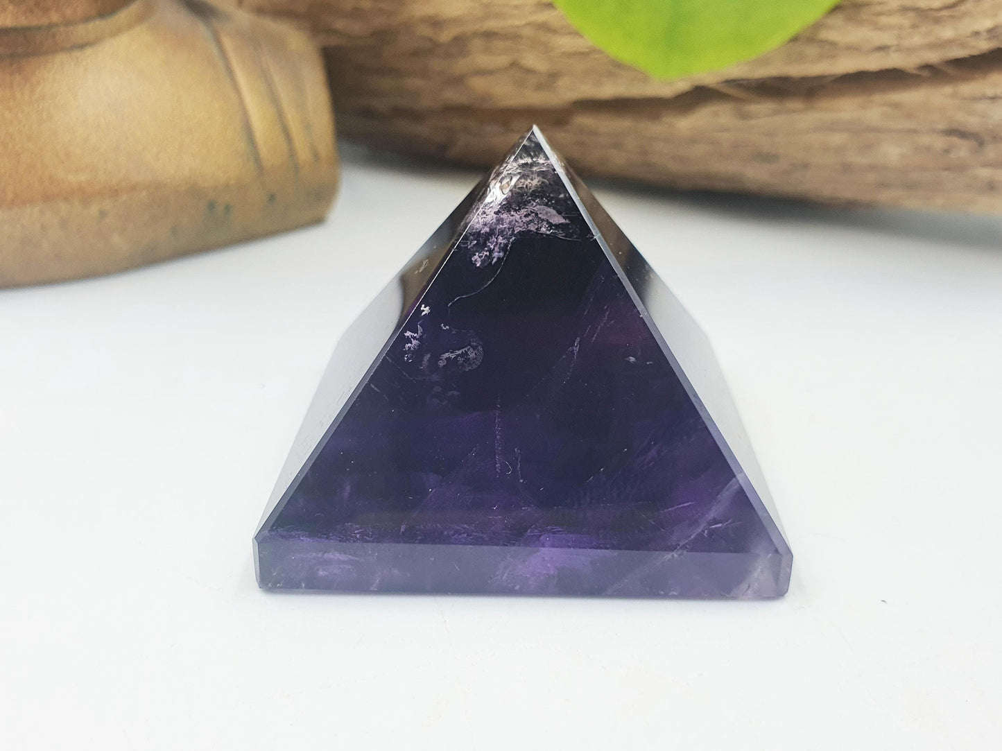 High Grade Amethyst Pyramid with lots of rainbows/ Amethyst Triangle / Amethyst Pyramid - 90g