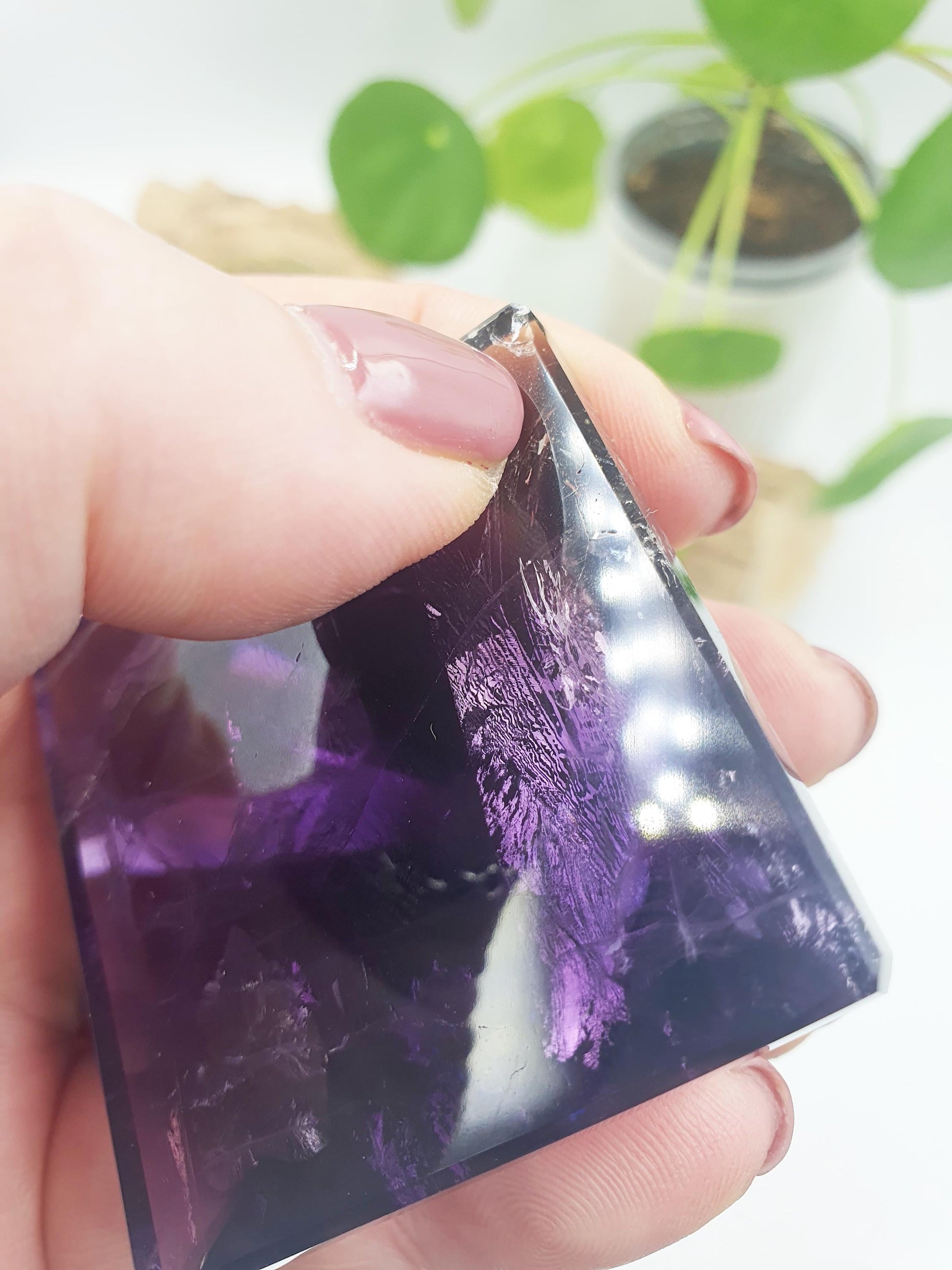 High Grade Amethyst Pyramid with lots of rainbows/ Amethyst Triangle / Amethyst Pyramid - 90g