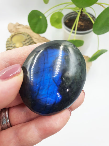 Beautiful Flashy Labradorite Crystal Palm / Labradorite Palm Stone / Meditation Palm / Reiki Crystal Palm - 65g