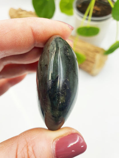 Beautiful Flashy Labradorite Crystal Palm / Labradorite Palm Stone / Meditation Palm / Reiki Crystal Palm - 65g