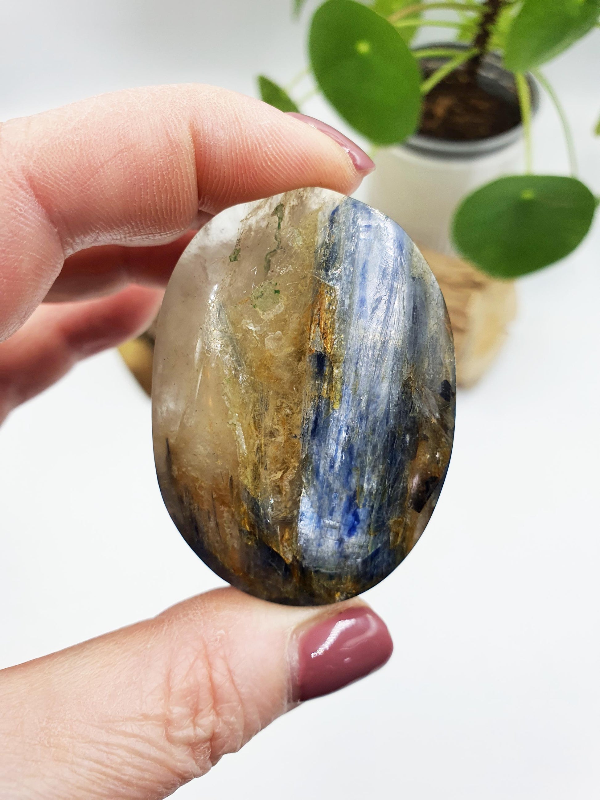 Beautiful Flashy Kyanite and Quartz Palm / Kyanite Palm Stone / Kyanite Pocket Crystal / Meditation Palm / Reiki Crystal - 65g