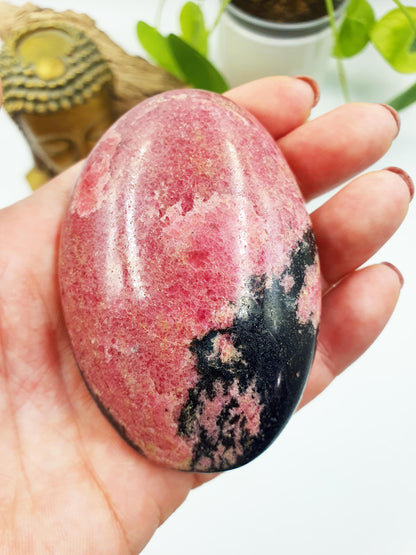 HUGE Beautiful Rhodonite Palm Stone / Rhodonite Palm / Reiki Crystal Palm / Meditation Palm - 250g