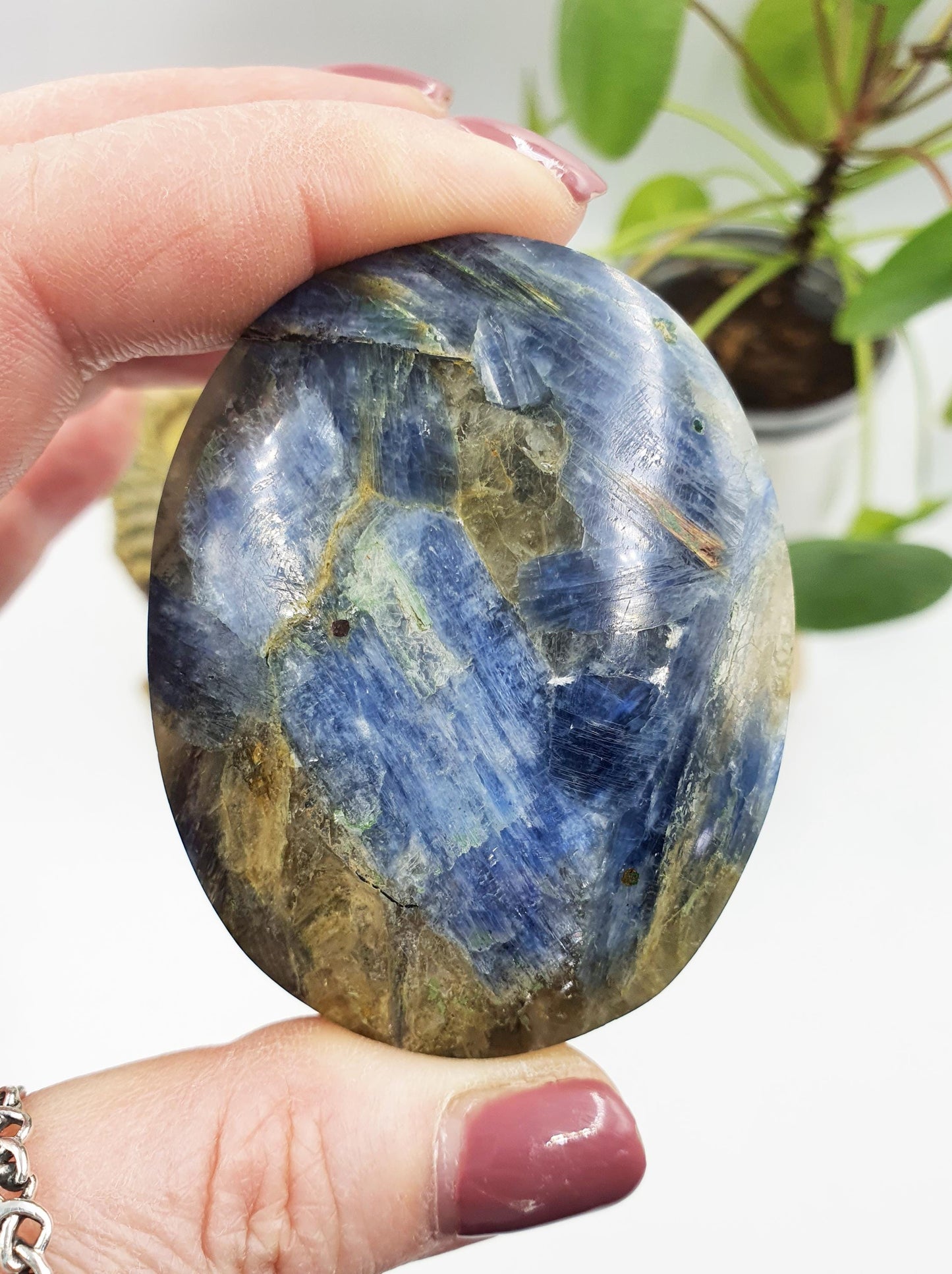 Large Flashy Kyanite Palm / Kyanite Palm Stone / Kyanite Pocket Crystal / Meditation Palm / Reiki Crystal - 130g