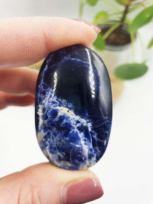 Cute Sodalite Palm / Sodalite Palm Stone / Pocket Crystal / Meditation Palm / Reiki Crystal Palm - 30g