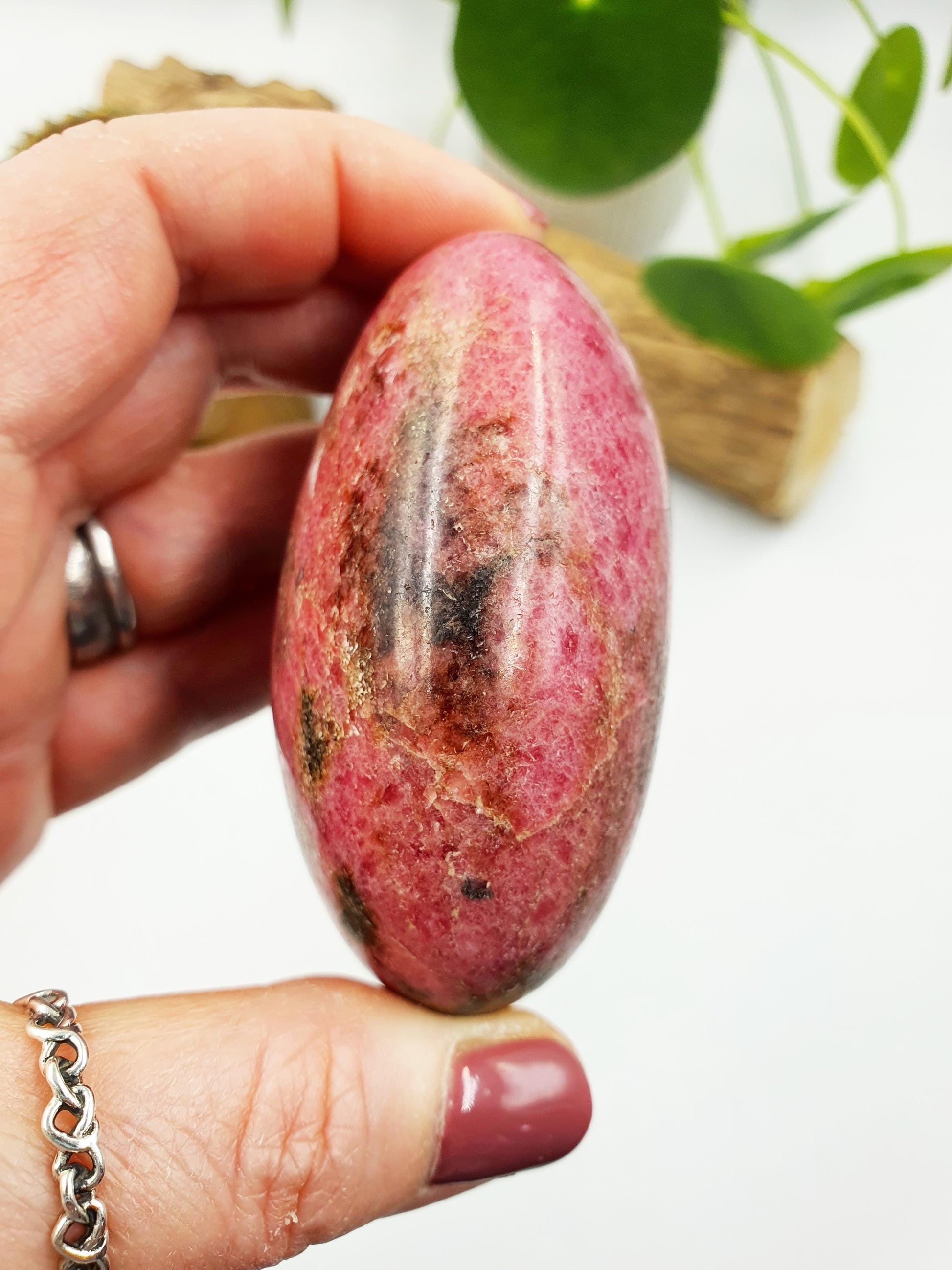 Large Beautiful Rhodonite Palm Stone / Rhodonite Palm / Reiki Crystal Palm / Meditation Palm - 295g