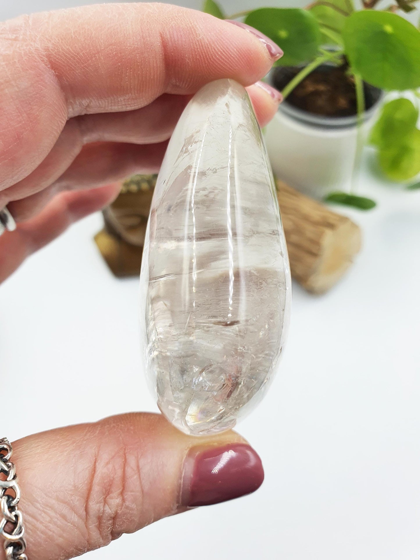 Lovely Teardrop Clear Quartz Palm full of raimbows / Clear Quartz Palm Stone with unique inclusions / Meditation Palm - 150g