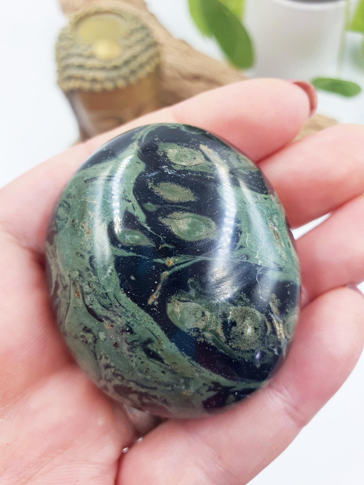 Pretty Kambaba Jasper Palm / Kambaba Palmstone / Meditation Palm / Reiki Crystal Palm - 85g