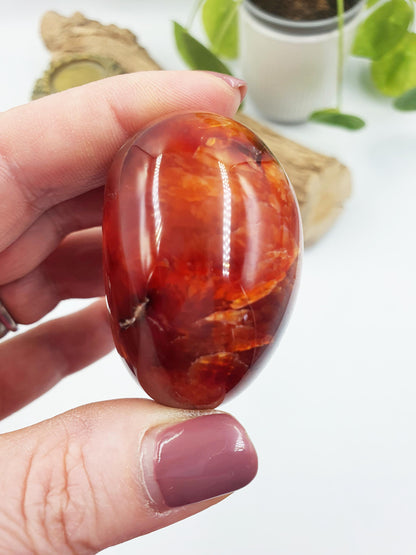 Beautiful Carnelian Palm / Carnelian Palm Stone / Carnelian Pocket Stone / Meditation Palm - 100g