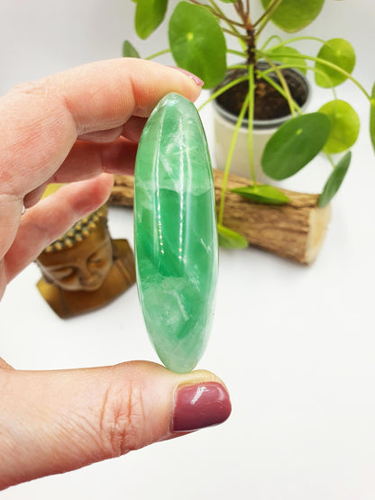 Large Beautiful Green Fluorite Palm with huge rainbows / Fluorite Palm / Fluorite Palmstone / Meditation Palm - 150g