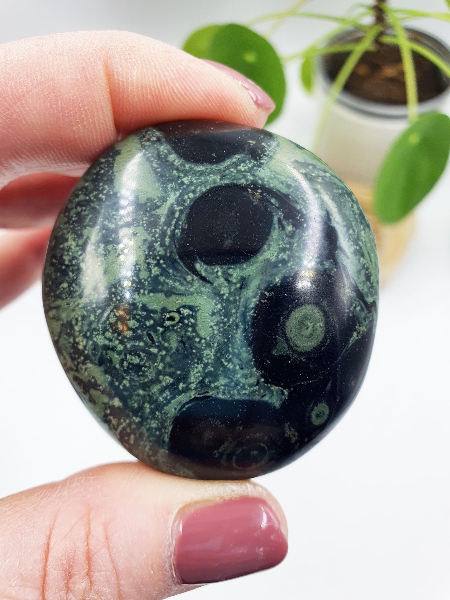 Beautiful Kambaba Jasper Palm / Kambaba Palmstone / Meditation Palm / Reiki Crystal Palm - 100g