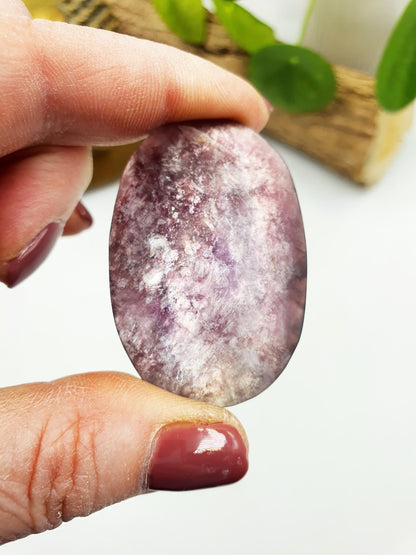 Flashy Purple Mica Palm / Purple Mica Palm Stone / Lepidolite Palm / Meditation Palm / Reiki Crystal Palm - 30g