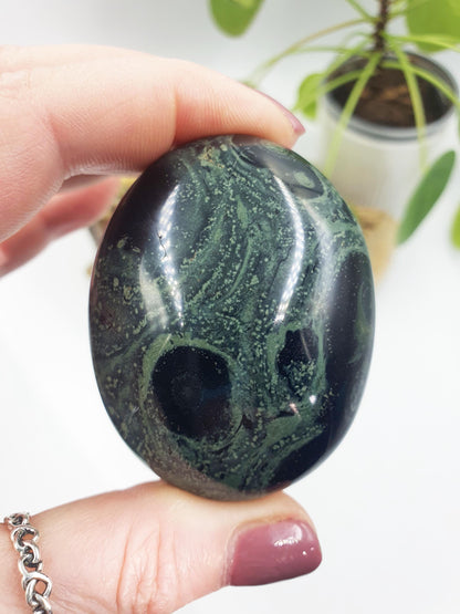 Beautiful Kambaba Jasper Palm / Kambaba Palmstone / Meditation Palm / Reiki Crystal Palm - 115g