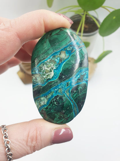 Beautiful Chrysocolla Palm / Chrysocolla Palm Stone / Rare Crystal Palm / Meditation Palm / Reiki Crystal Palm - 80g