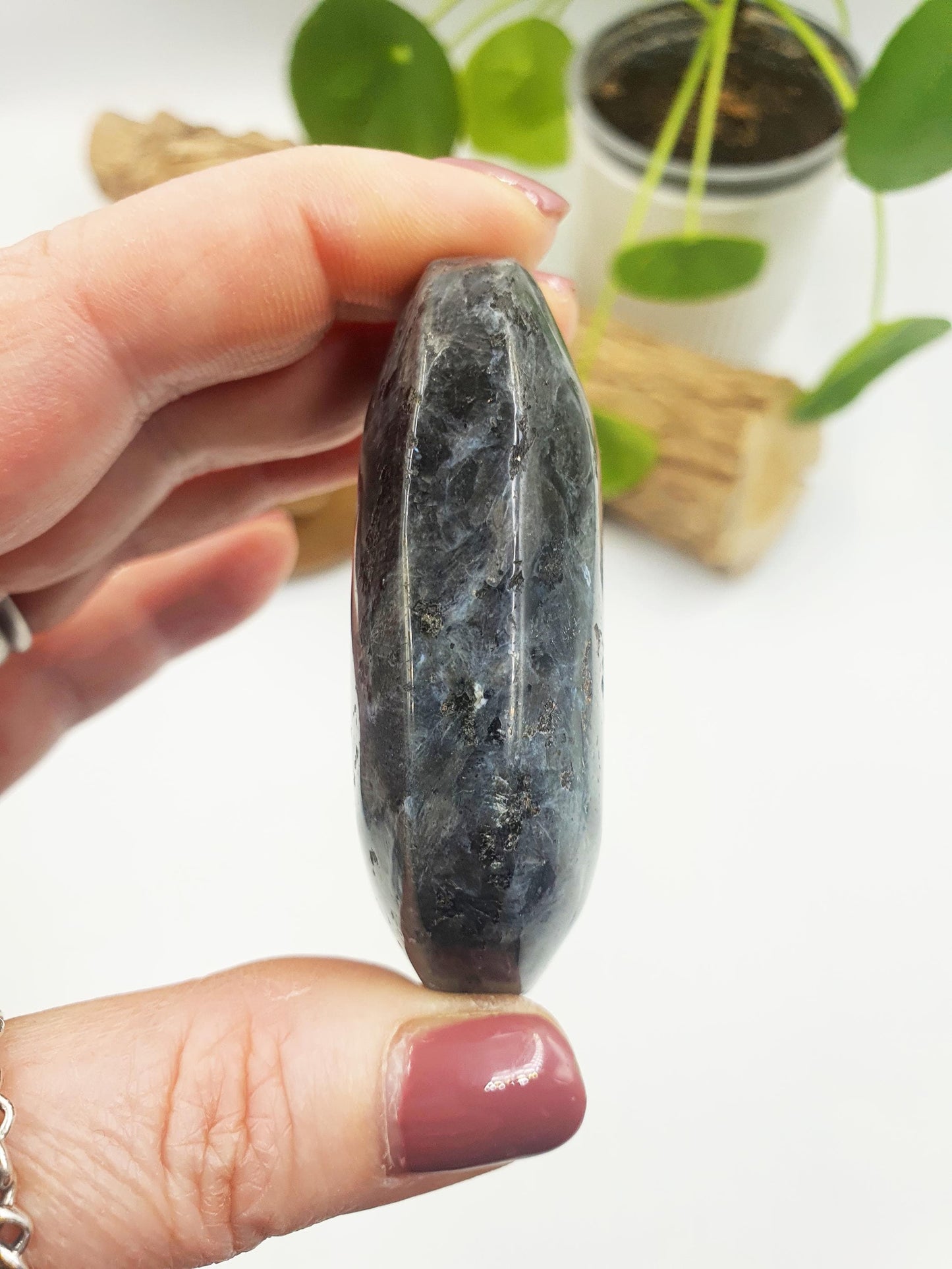 Beautiful Flashy Lavikite Palm / Lavikite Crystal Palm Stone / Lavikite Meditation Palm / Reiki Crystal Palm - 100g