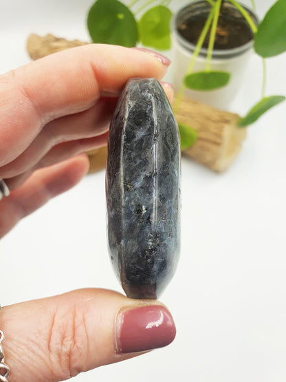 Beautiful Flashy Lavikite Palm / Lavikite Crystal Palm Stone / Lavikite Meditation Palm / Reiki Crystal Palm - 100g