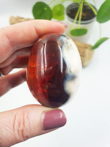 Beautiful Large Unique Carnelian Palm / Carnelian Palm Stone / Carnelian Pocket Stone / Meditation Palm / Reiki Crystal Palm - 135g