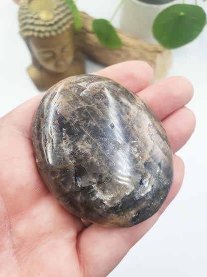 Moonstone Palm / Moonstone Palm Stone / Reiki Crystal Palm / Meditation Palm - 70g