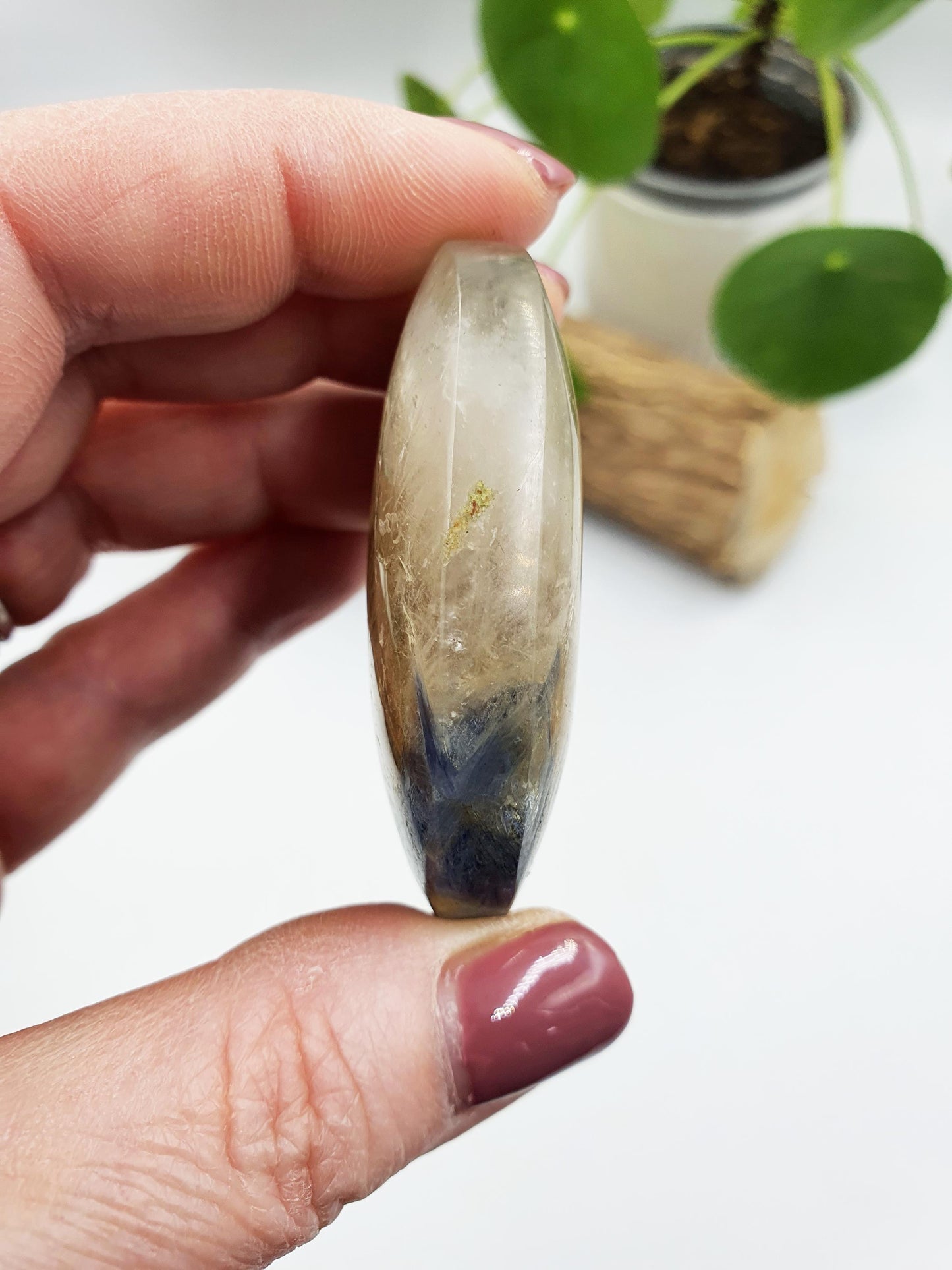 Beautiful Flashy Kyanite and Quartz Palm / Kyanite Palm Stone / Kyanite Pocket Crystal / Meditation Palm / Reiki Crystal - 65g