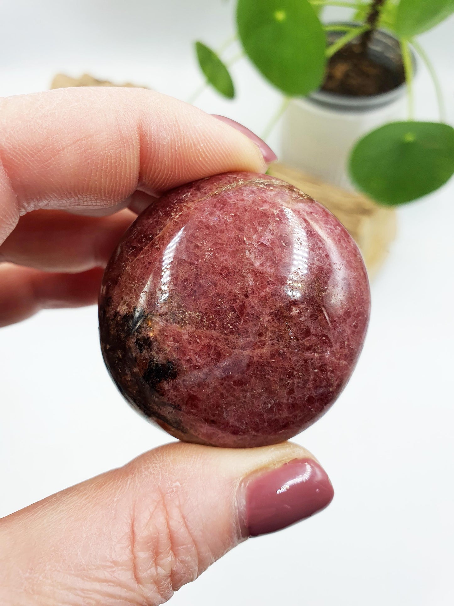 Rhodonite Palm Stone / Rhodonite Palm / Pocket Crystal / Meditation Palm / Reiki Crystal Palm - 100g