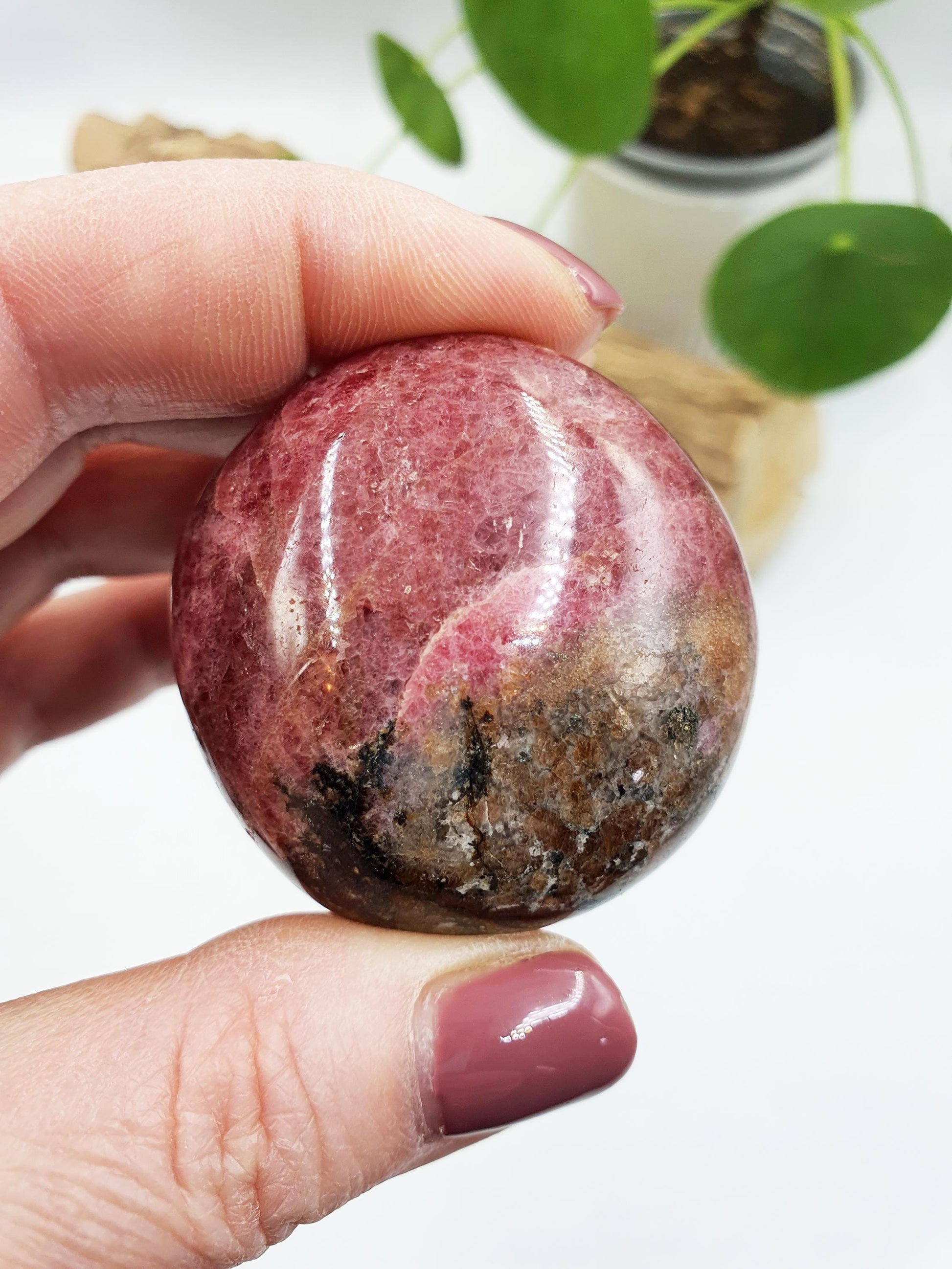 Rhodonite Palm Stone / Rhodonite Palm / Pocket Crystal / Meditation Palm / Reiki Crystal Palm - 100g