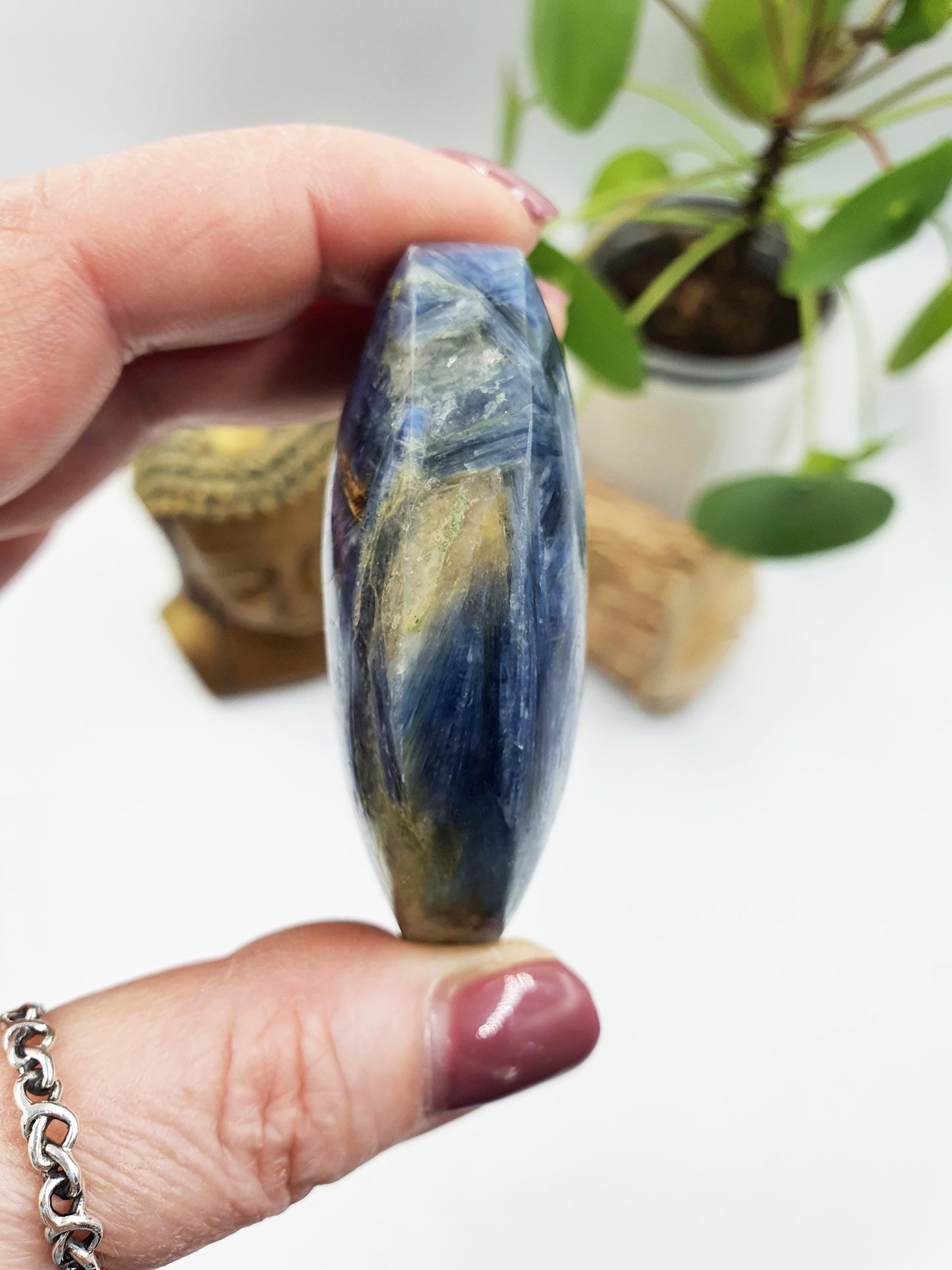 Large Flashy Kyanite Palm / Kyanite Palm Stone / Kyanite Pocket Crystal / Meditation Palm / Reiki Crystal - 130g