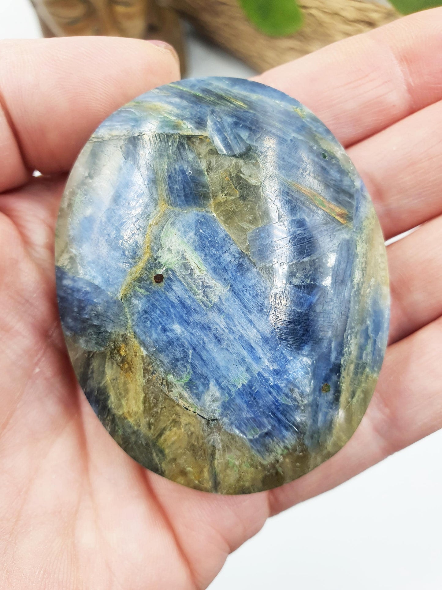 Large Flashy Kyanite Palm / Kyanite Palm Stone / Kyanite Pocket Crystal / Meditation Palm / Reiki Crystal - 130g