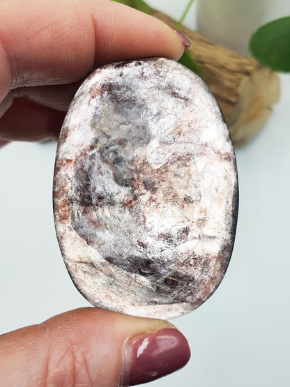 Flashy Purple Mica Palm / Purple Mica Palm Stone / Lepidolite Palm / Meditation Palm / Body Placement Palm /Pendant Size - 35g