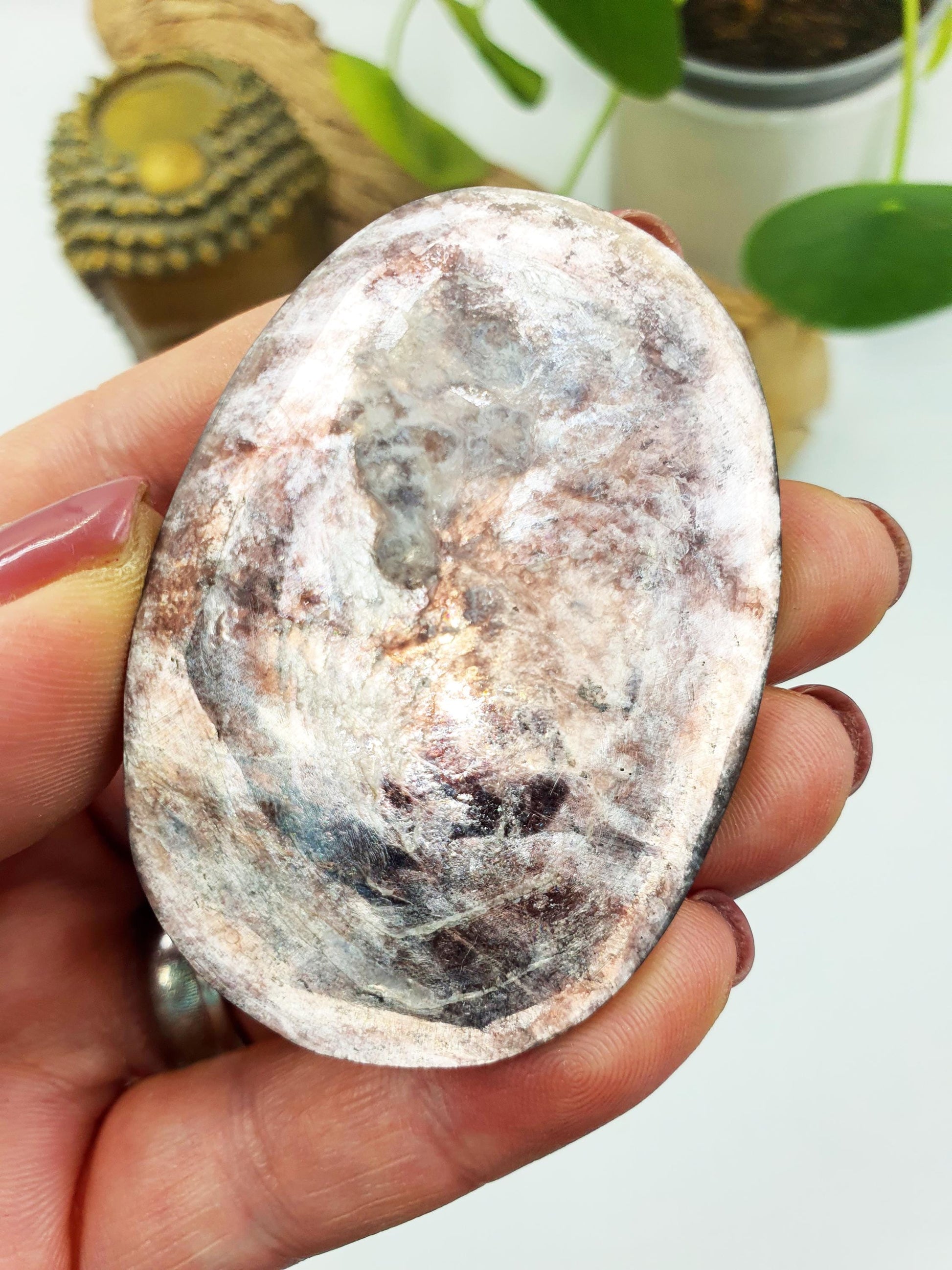 Flashy Purple Mica Palm / Purple Mica Palm Stone / Lepidolite Palm / Meditation Palm / Body Placement Palm /Pendant Size - 35g