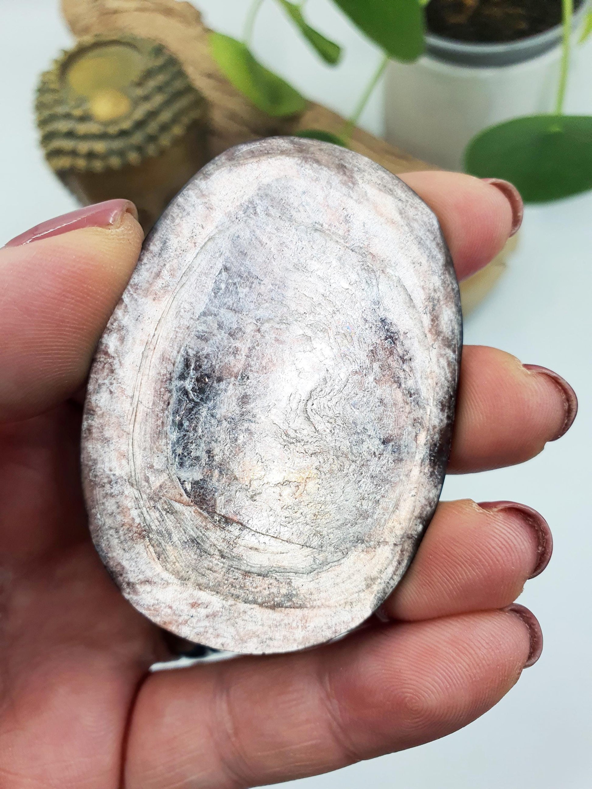 Flashy Purple Mica Palm / Purple Mica Palm Stone / Lepidolite Palm / Meditation Palm / Body Placement Palm /Pendant Size - 35g