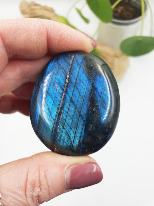 Beautiful Flashy Labradorite Crystal Palm / Labradorite Palm Stone / Meditation Palm / Reiki Crystal Palm - 70g