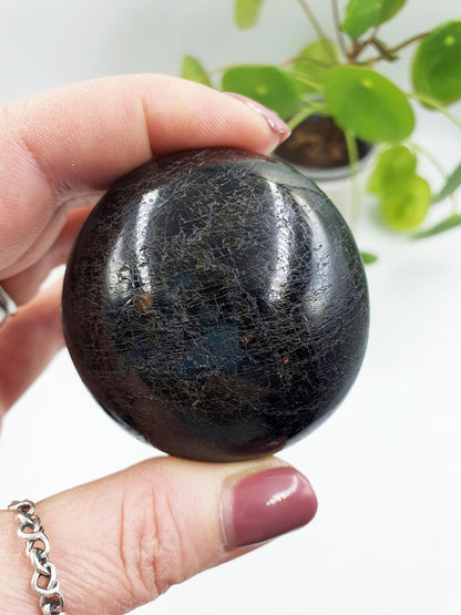 Large Black Tourmaline Palm / Tourmaline Palmstone / Meditation Palm / Reiki Crystal Palm - 150g